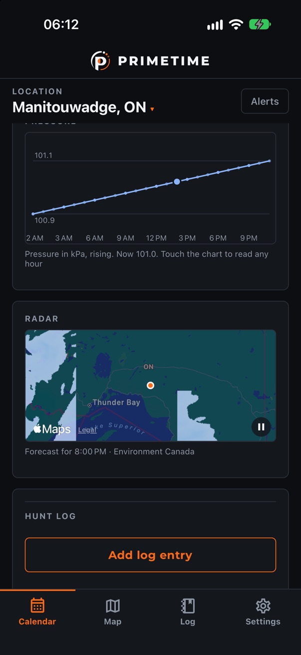 Hourly pressure chart above a radar map of northern Ontario